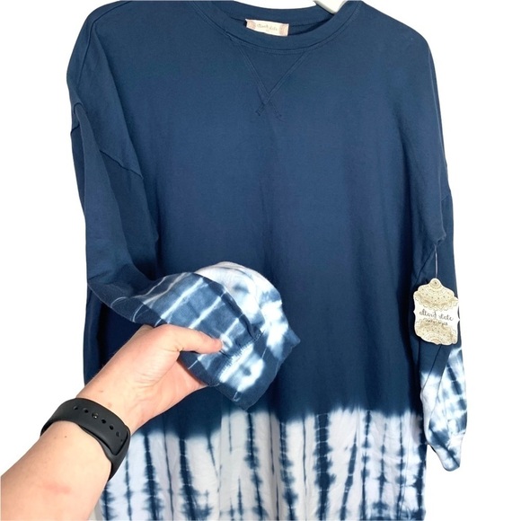 Altar’d State Long Sleeve Navy and Whites Tie Dye Long Sleeve Sweatshirt Dress - Picture 9 of 16